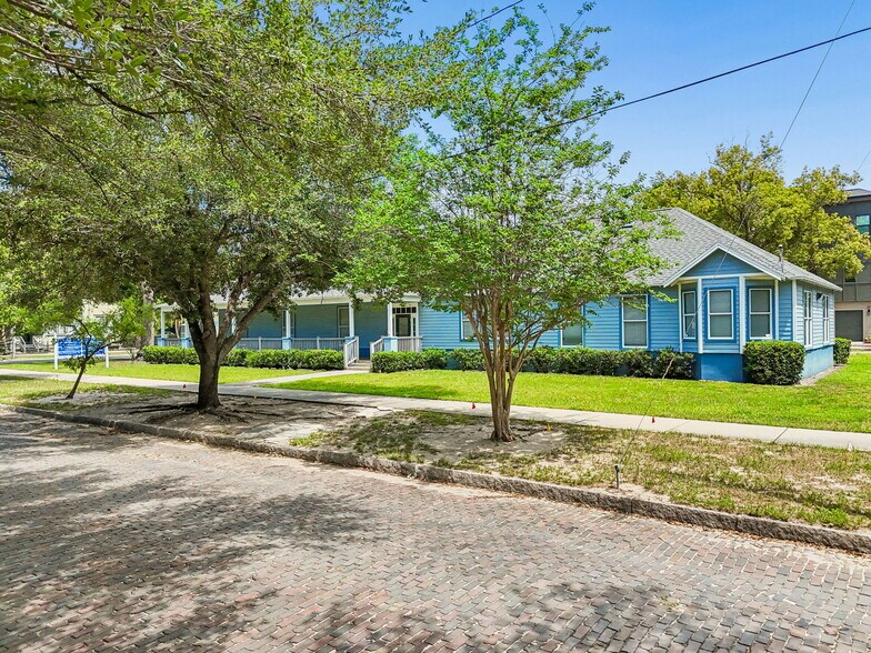 More Photos Of 402 E 7th Ave, Tampa Office For Sale