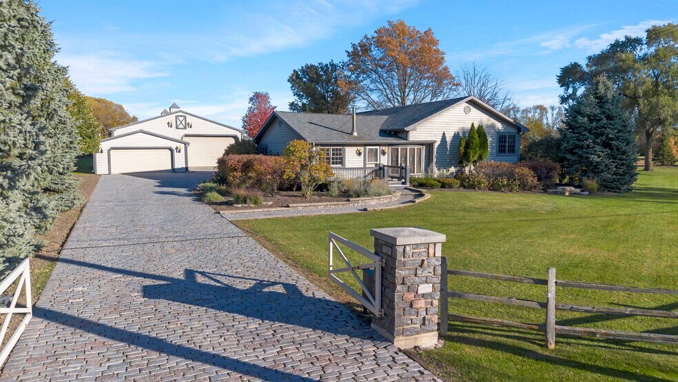 More Photos Of 22962 S Harlem Ave, Frankfort Showroom For Sale