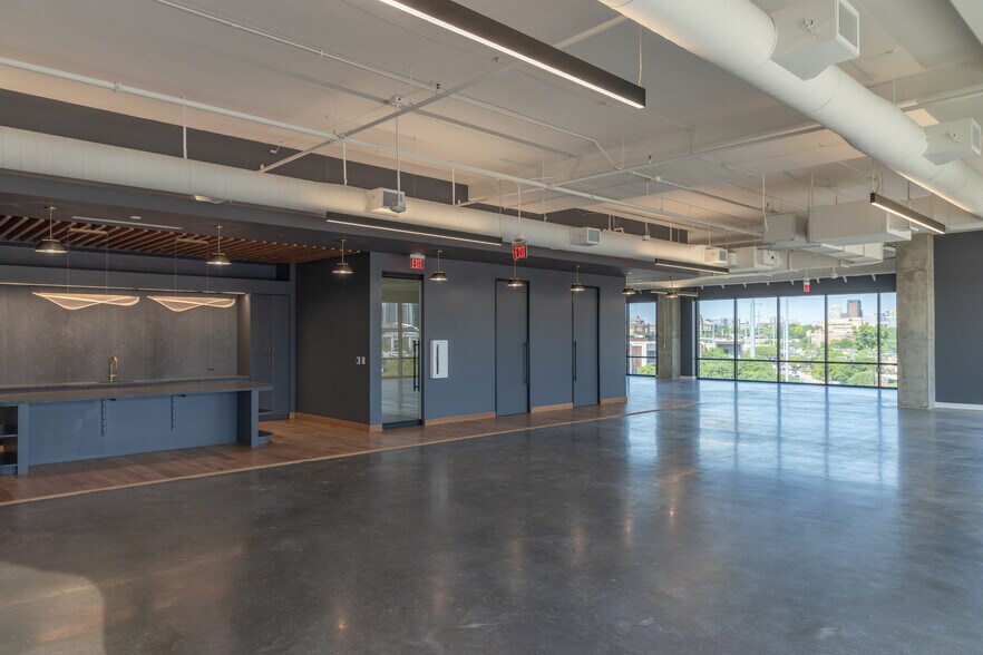 More Photos Of 1333 Oak Lawn Ave, Dallas Office For Lease