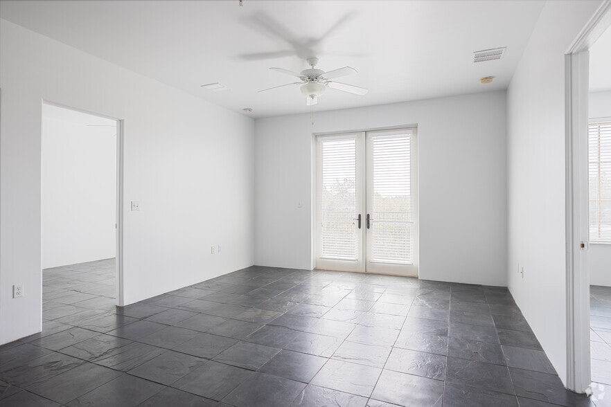 More Photos Of 433 W New England Ave, Winter Park Apartments For Lease
