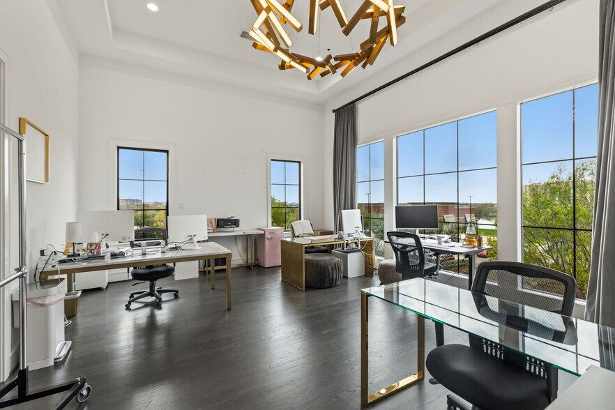 More Photos Of 1423 Lake Pointe Pkwy, Sugar Land Office For Sale