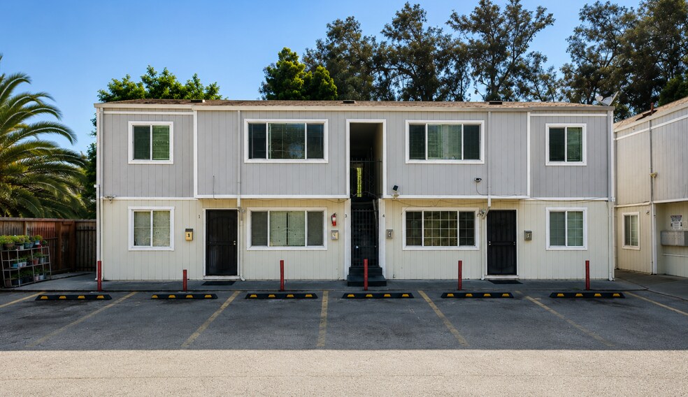 More Photos Of 3421 68th Ave, Oakland Apartments For Sale
