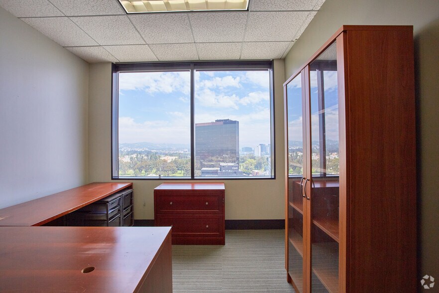 More Photos Of 11755 Wilshire Blvd, Los Angeles Office For Lease