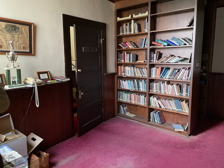 More Photos Of 400 East St N, Talladega Religious Facility For Sale