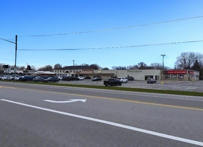 More Photos Of 6204 N Summit St, Toledo Unknown For Lease