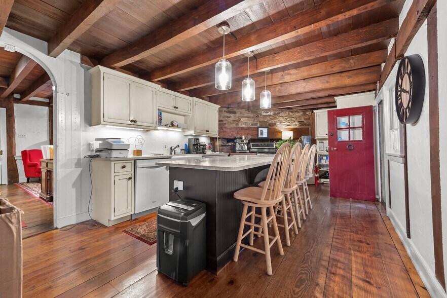 More Photos Of 111 S State St, Newtown Office Residential For Lease