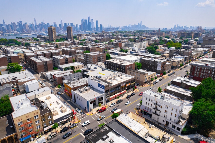 More Photos Of 5300-5306 Bergenline Ave, West New York Freestanding For Lease