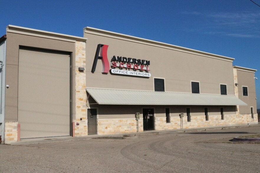 More Photos Of 400 Lookout Ridge Blvd, Harker Heights Warehouse For Sale