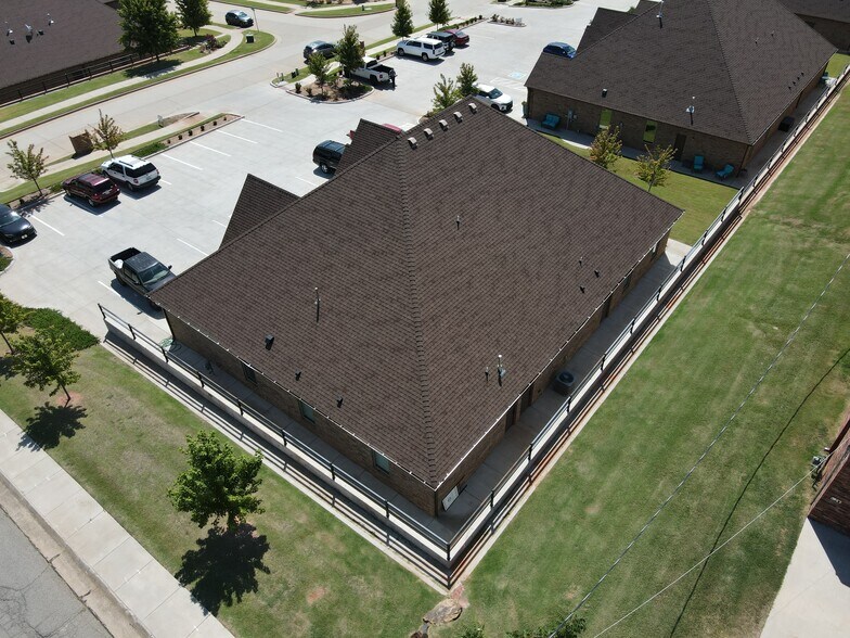 More Photos Of 517 Liberty Ln, Edmond Office For Lease