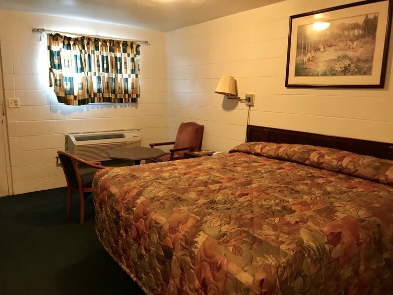 More Photos Of 3000 N Broadway St, Poteau Hotel For Sale