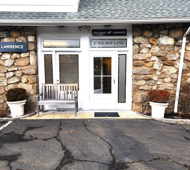 More Photos Of 17 Wilmot Ln, Riverside Office For Lease