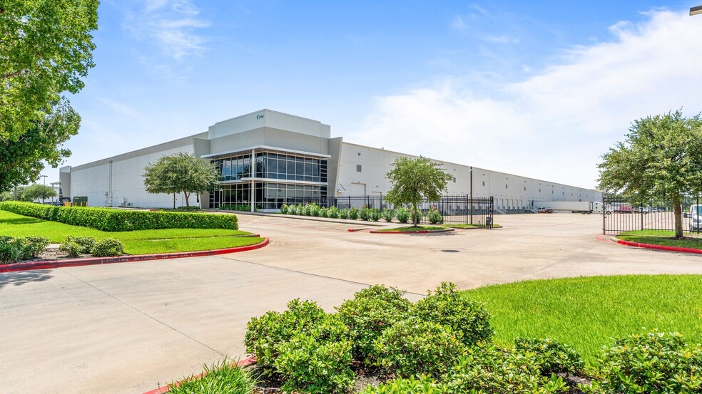 Primary Photo Of 850 Greens Pky, Houston Distribution For Lease