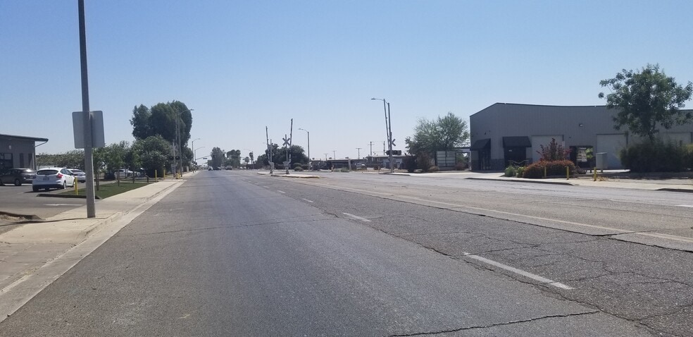 More Photos Of 2435 S K St, Tulare Bar For Sale