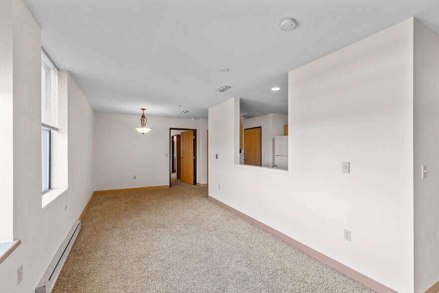 More Photos Of 1120 E Parkway Ave, Oshkosh Multifamily For Sale