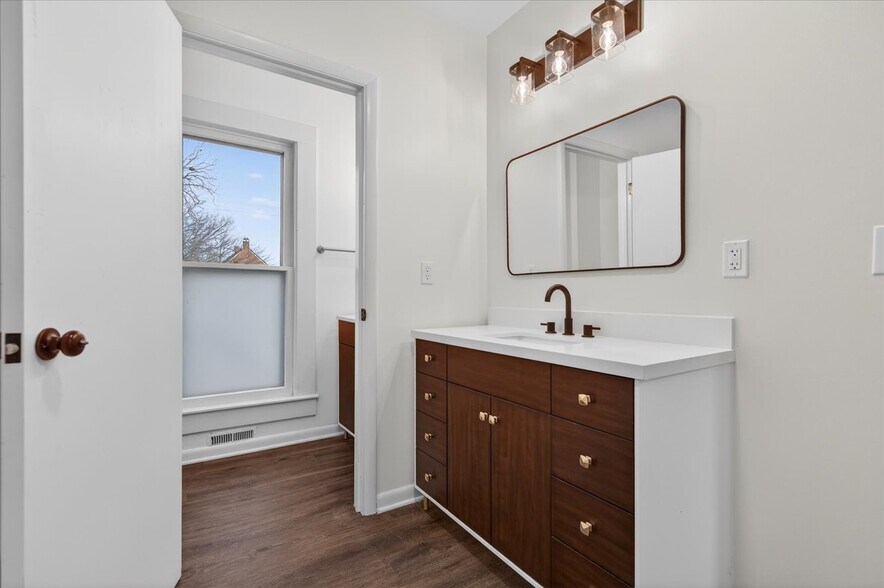More Photos Of 822 S Johnstone Ave, Bartlesville Freestanding For Sale