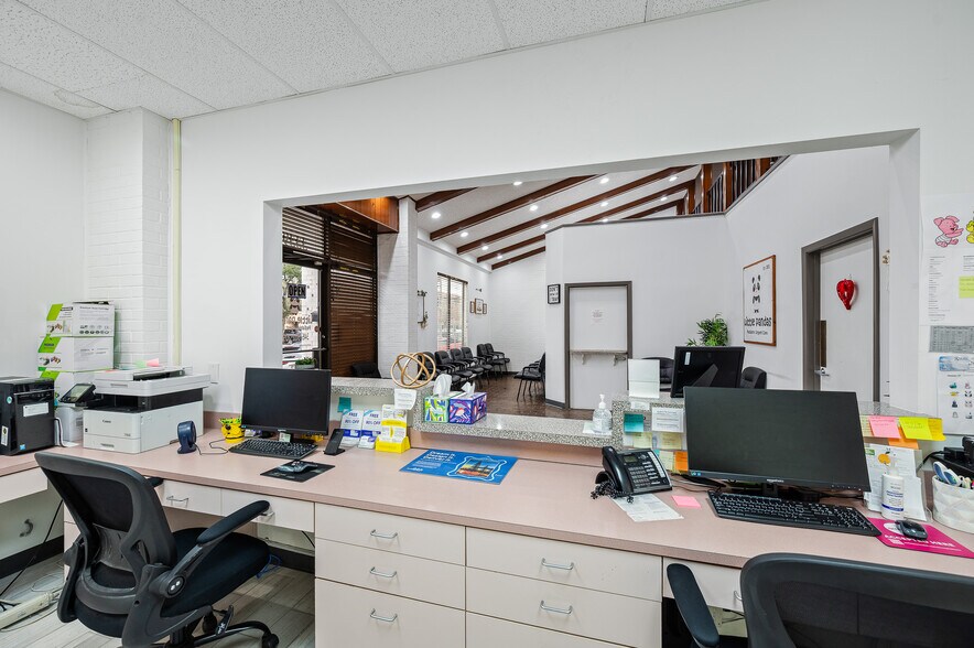 More Photos Of 3339 Fairview St, Pasadena Medical For Lease
