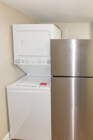 More Photos Of 15 Sollers Point Rd, Dundalk Multifamily For Sale