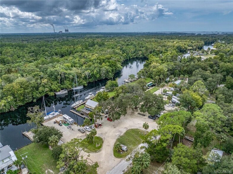 More Photos Of 6617 Riverside Dr, Yankeetown Marina For Sale