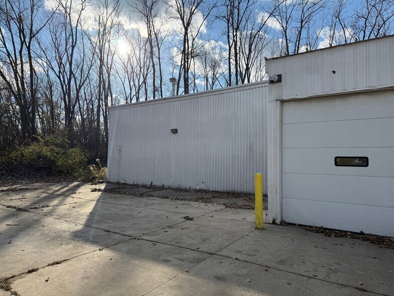 More Photos Of 262 Matzinger Rd, Toledo Warehouse For Sale