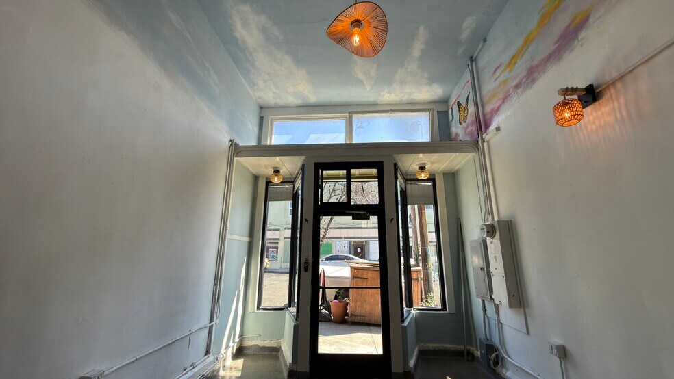 More Photos Of 5329 Fairfax Ave, Oakland Storefront For Lease