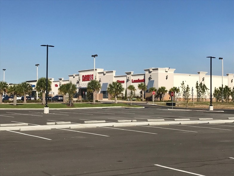 More Photos Of 701 Union Dr, Lakeland Land For Lease