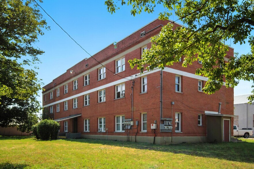 More Photos Of 1705 S 3rd St, Abilene Apartments For Sale