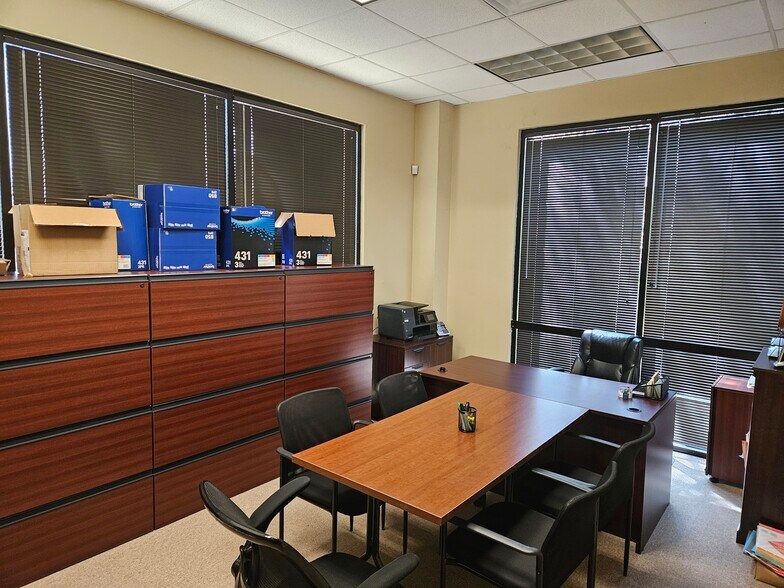 More Photos Of 1802 NW Military Hwy, San Antonio Office For Lease