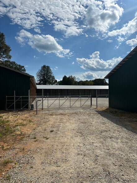 More Photos Of 825 Airport Dr, Alexander City Land For Lease