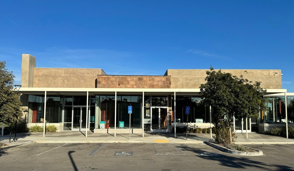 More Photos Of 1939-1987 S Victoria Ave, Ventura Freestanding For Lease