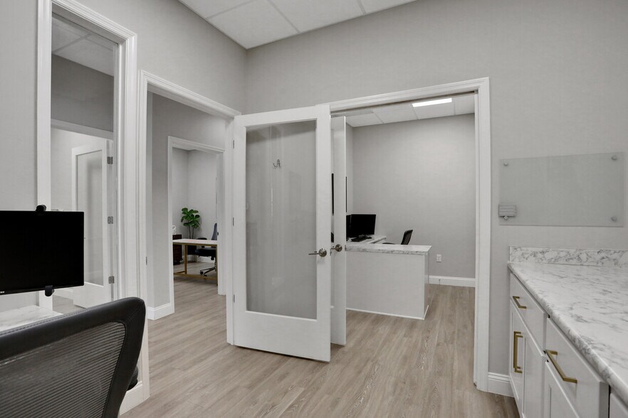 More Photos Of 1845 East West Pky, Fleming Island Medical For Lease
