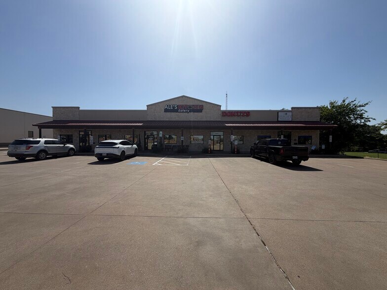 More Photos Of 3271 FM 663, Midlothian Storefront Retail Office For Lease