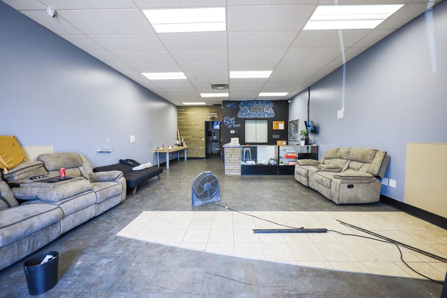 More Photos Of 2052-2070 Romig Rd, Akron Storefront For Sale