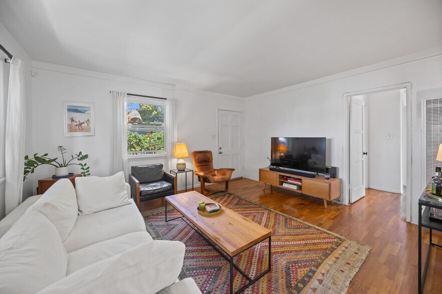 More Photos Of 3017 4th St, Santa Monica Apartments For Sale