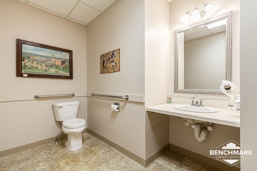 More Photos Of 199 Parrish St, Canandaigua Medical For Sale