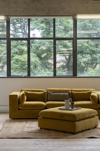 More Photos Of 15-27 Gee St, London Office Residential For Lease