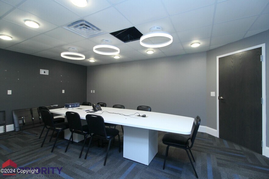 More Photos Of 623 N Commercial Dr, Gillette Office For Lease