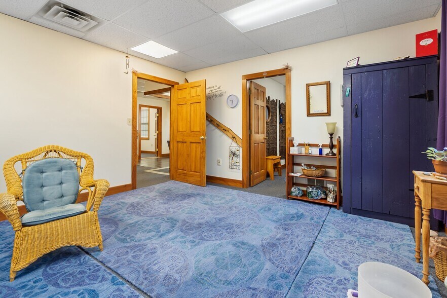 More Photos Of 41 Liberty Hill Rd, Henniker Medical For Sale