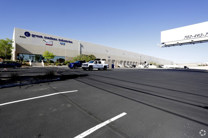 More Photos Of 4155 W Russell Rd, Las Vegas Distribution For Lease
