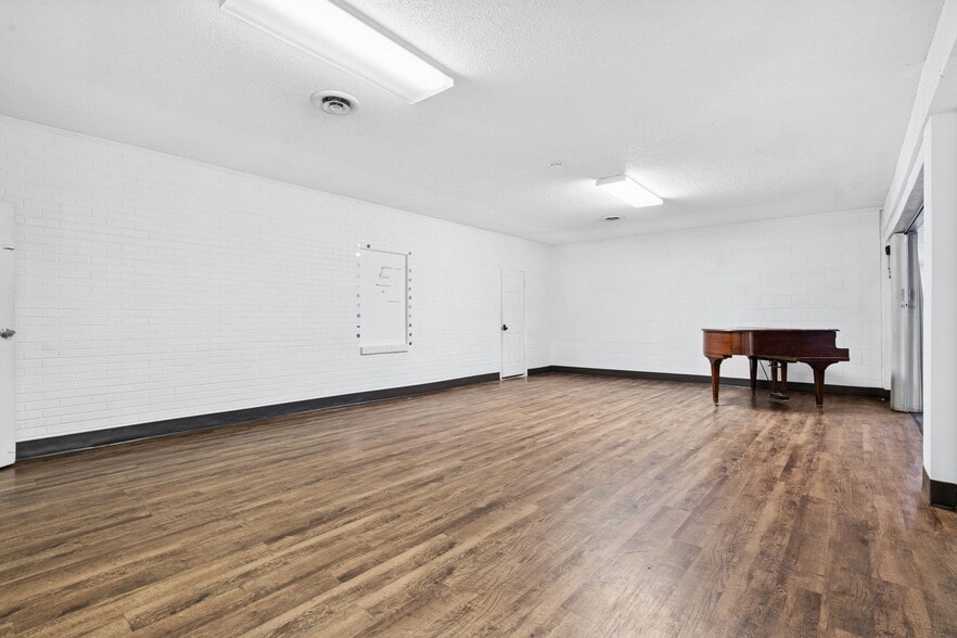 More Photos Of 200 Carr Ln, Duncanville Religious Facility For Sale