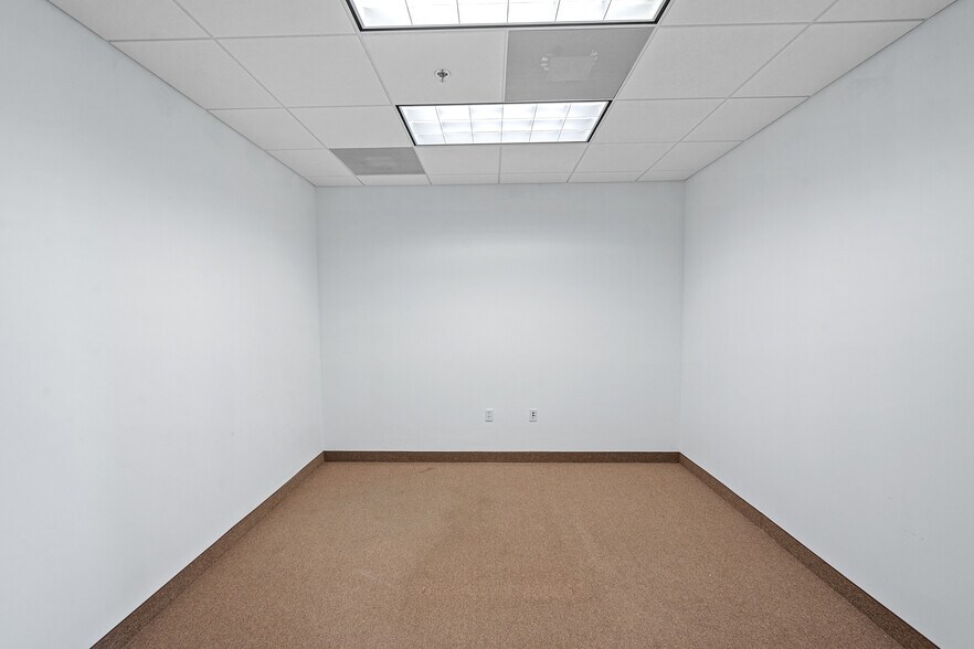 More Photos Of , North Miami Beach Office For Sale