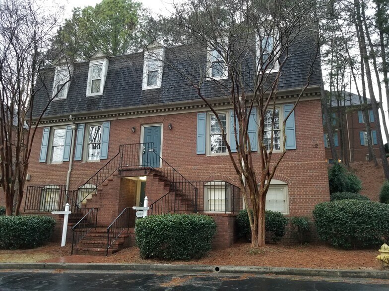 More Photos Of 2900-12 Chamblee Tucker Rd, Chamblee Office For Lease