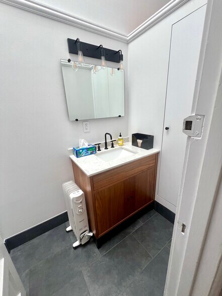 More Photos Of 510-512 Union St, San Francisco Office For Lease