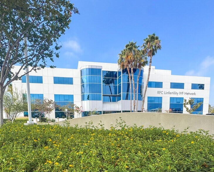 More Photos Of 400 E Rincon St, Corona Office For Sale