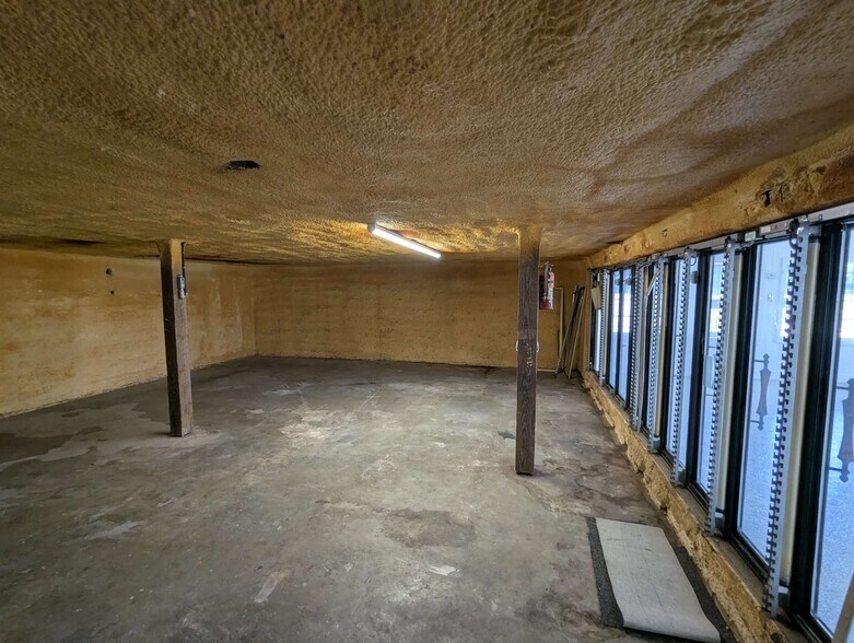 More Photos Of 1935 Gillespie St, Fayetteville Convenience Store For Sale