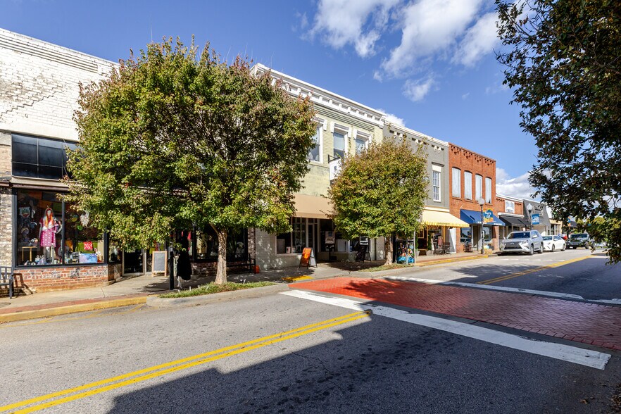 More Photos Of 227 Main St, Fort Mill Office For Lease