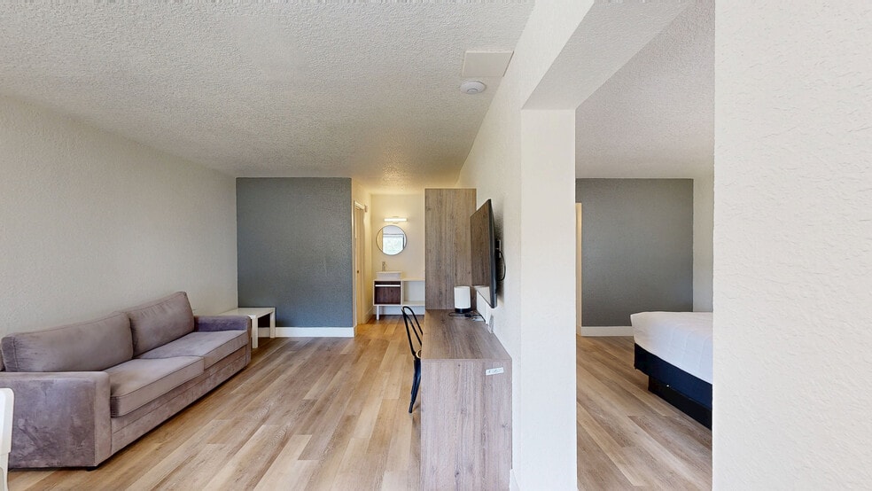 More Photos Of 1153 Airport Rd, Jacksonville Hotel For Sale