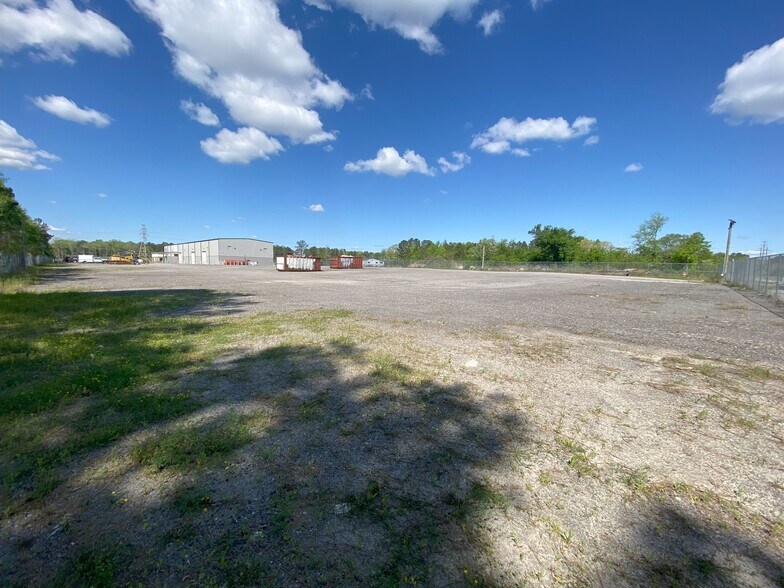 More Photos Of 961 Michael Dr, Chesapeake Warehouse For Lease