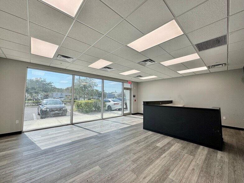 More Photos Of 6100 Shirley St, Naples Industrial For Lease