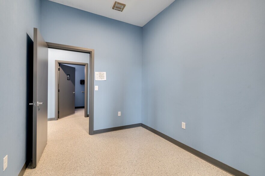 More Photos Of 3305 NW 192nd St, Edmond Healthcare For Sale