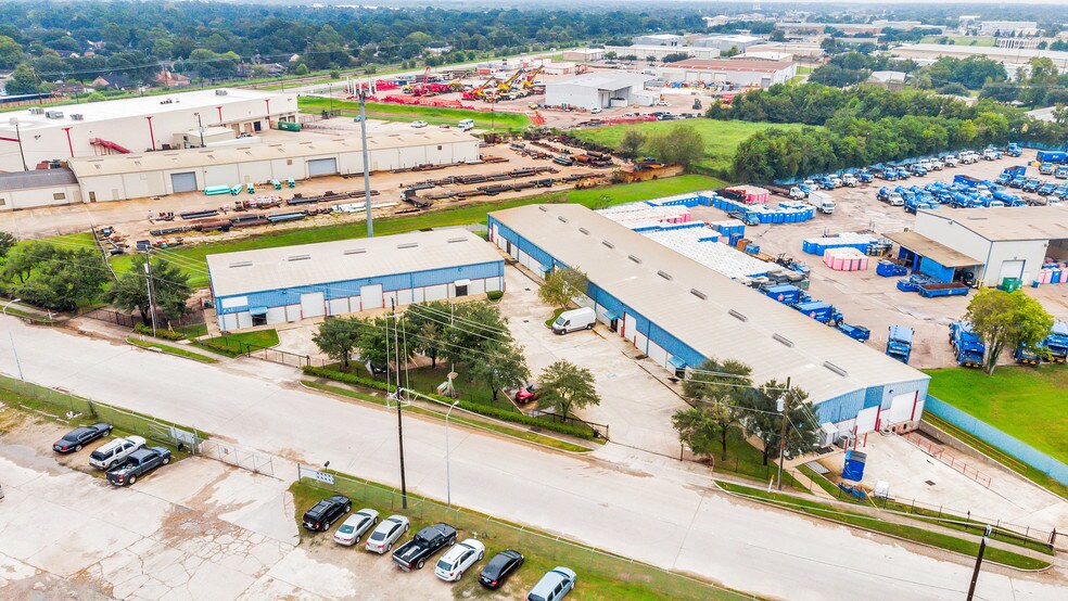 More Photos Of 5213 Brookglen Dr, Houston Light Manufacturing For Lease